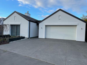 Stunning park side holiday home, Christchurch